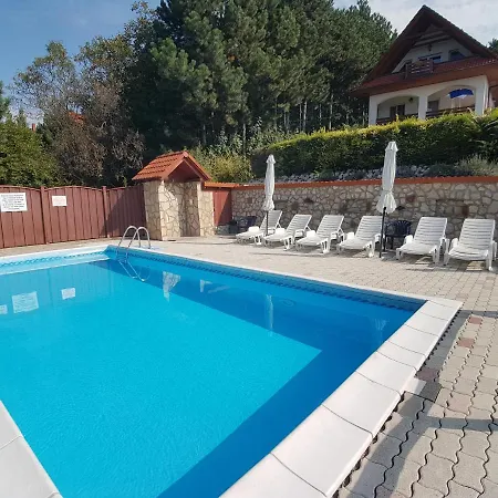 Lejlighed Csalogany Apartment - Biro Tours Nr 152 *