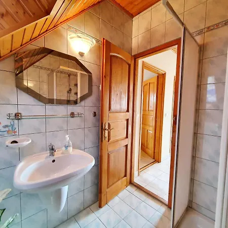Lejlighed Csalogany Apartment - Biro Tours Nr 152 *