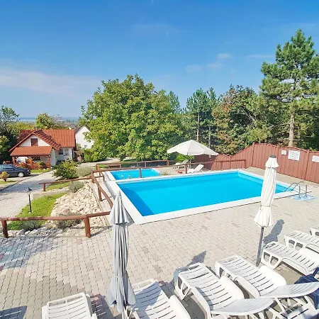 Csalogany Apartment - Biro Tours Nr 152