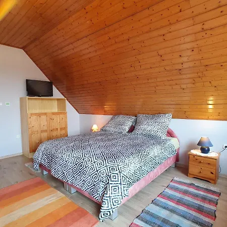 Csalogany Apartment - Biro Tours Nr 152 Vonyarcvashegy